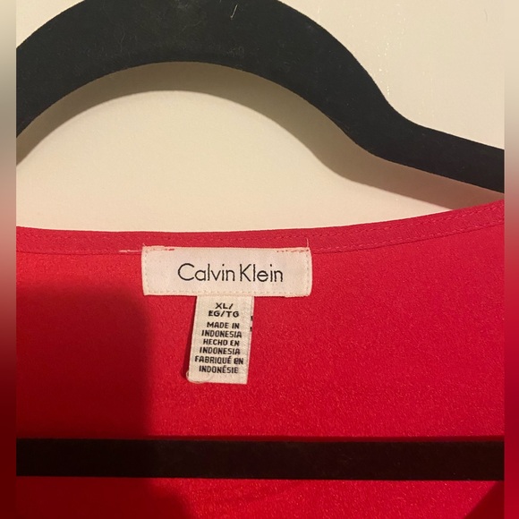 Calvin Klein-Hot pink Blouse with gold detailing - Picture 5 of 5